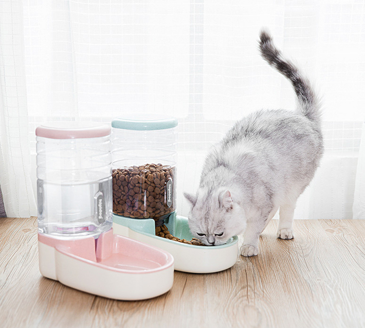 Pet dog automatic feeder microphone dog automatic drinking fountain Small Pink Dog